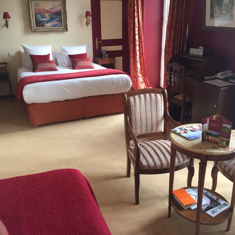 Chateau Hotel Du Colombier Сен Мало Екстериор снимка